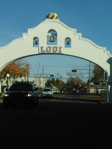 Shopping Mall «The Vineyard Shopping Center», reviews and photos, 782 W Kettleman Ln, Lodi, CA 95240, USA