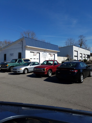 Auto Body Shop «Ridgetop Collision Center», reviews and photos, 1819 US-41, Greenbrier, TN 37073, USA