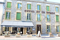 Photos du propriétaire du Restaurant Hôtel de la poste à Saint-Symphorien-de-Lay - n°3