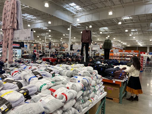 Warehouse store «Costco Wholesale», reviews and photos, 1000 N Rengstorff Ave, Mountain View, CA 94043, USA