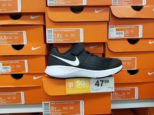 Shoe Store «Rack Room Shoes», reviews and photos, 18700 Limestone Commercial Dr, Pflugerville, TX 78660, USA