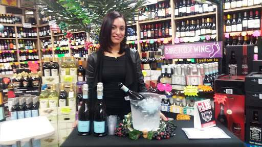 Big Three Liquors, 3824 E Tremont Ave, Bronx, NY 10465, USA, 