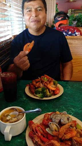 Grocery Store «J & J Foods», reviews and photos, 1075 Jesse Jewell Pkwy, Gainesville, GA 30501, USA