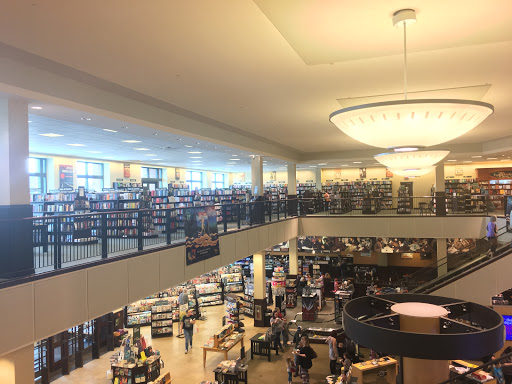 Book Store «Barnes & Noble», reviews and photos, 3 S Tunnel Rd, Asheville, NC 28805, USA