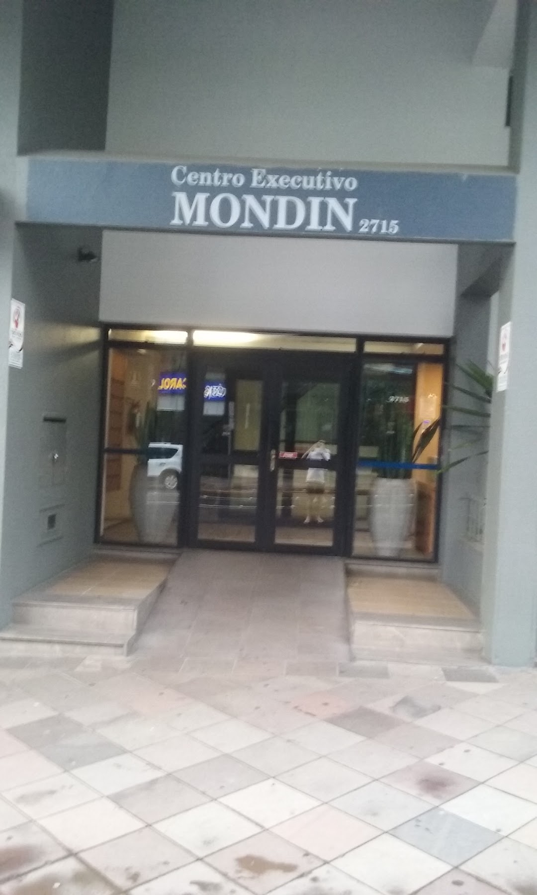 Condomínio Centro Executivo Mondin