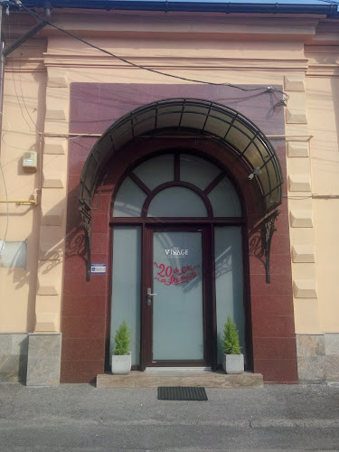 lângă Colegiul Zinca Golescu, Strada Unirii nr. 8, Pitești 110013, România