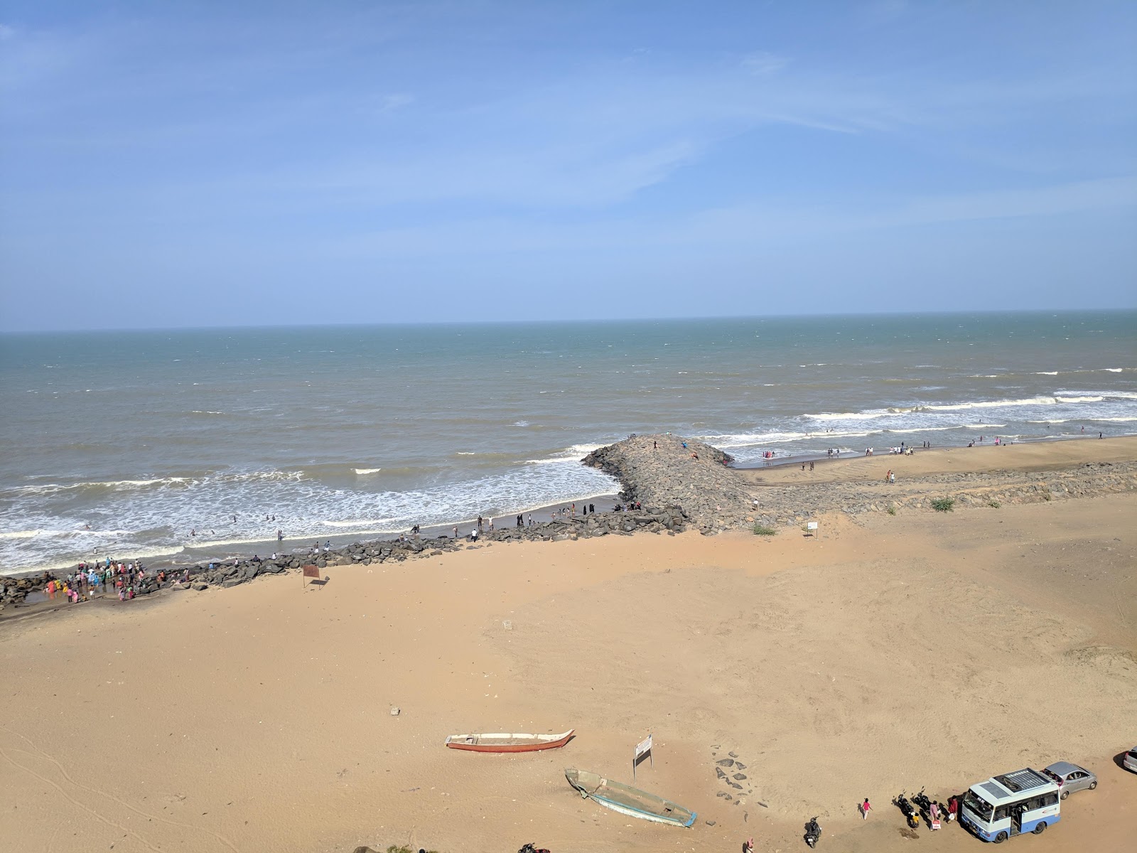 Photo de Poompuhar Beach - endroit populaire parmi les connaisseurs de la détente