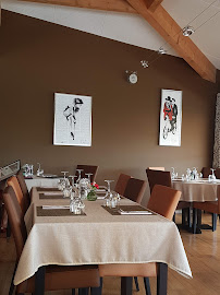 Atmosphère du Restaurant français Restaurant Les Tilleuls à Lagorce - n°14