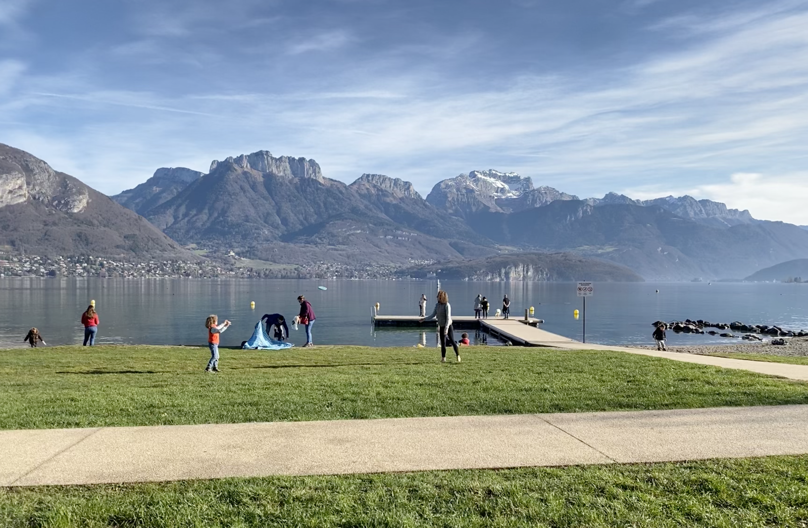 Plage municipale Sevrier'in fotoğrafı imkanlar alanı