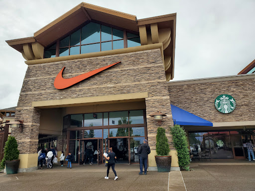 Shopping Mall «Woodburn Premium Outlets», reviews and photos, 1001 N Arney Rd, Woodburn, OR 97071, USA