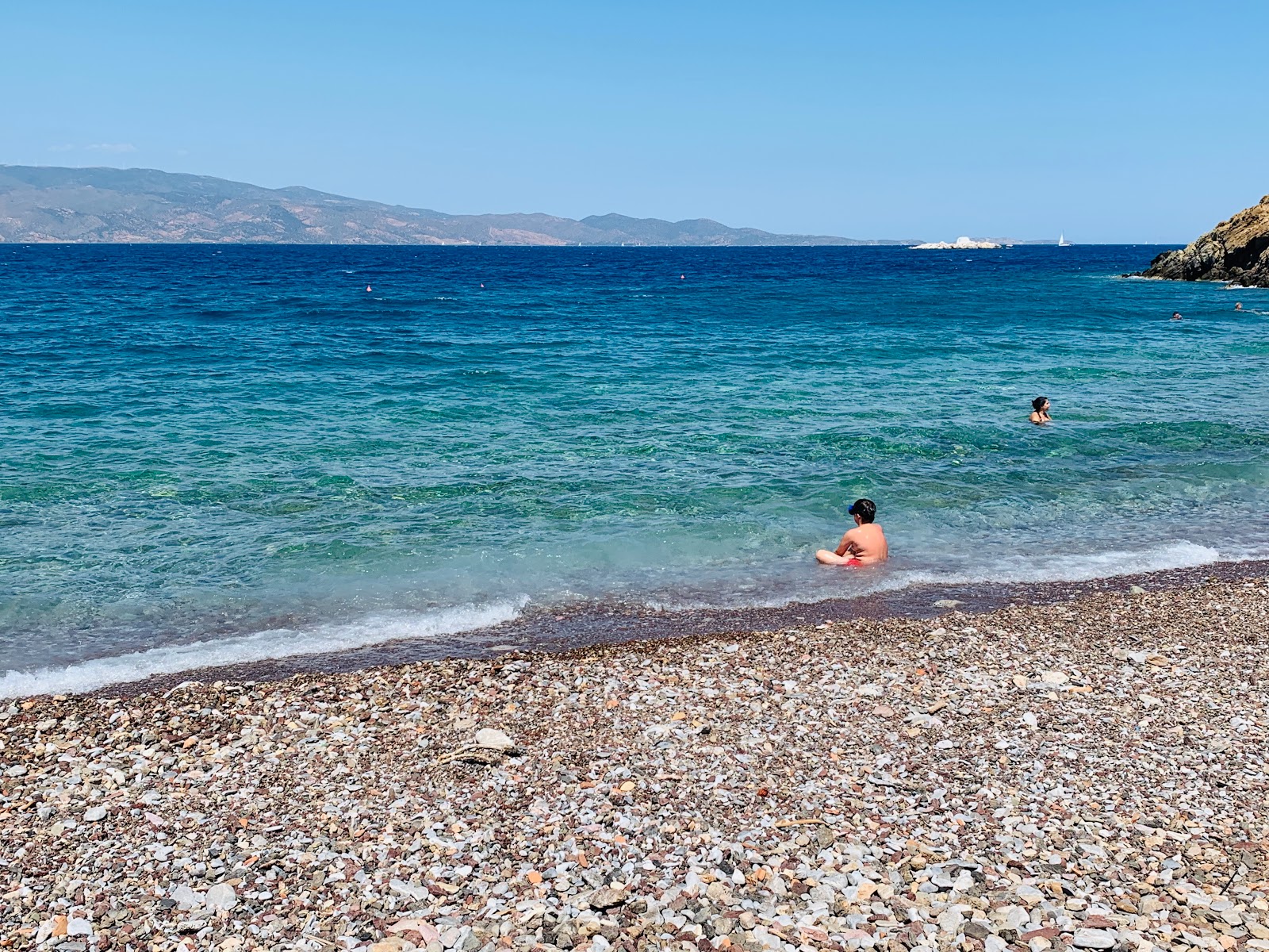 Foto di Vlychos Beach e l'insediamento