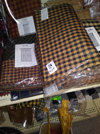 Discount Store «Somerset Discount Store», reviews and photos, 319 E Main St, Somerset, PA 15501, USA