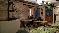 Atmosphère du Restaurant végétarien Sur les pavés à Cordes-sur-Ciel - n°3