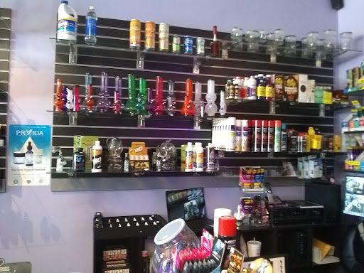 Tobacco Shop «Fly Zone Smoke Shop NPR», reviews and photos, 9129 Little Rd, Port Richey, FL 34668, USA