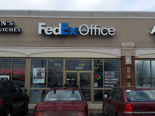 Print Shop «FedEx Office Print & Ship Center», reviews and photos, 2509 W North Ave, Melrose Park, IL 60160, USA