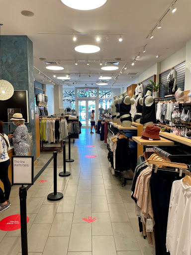 Sportswear Store «lululemon», reviews and photos, 342 San Lorenzo Ave #1055, Coral Gables, FL 33146, USA