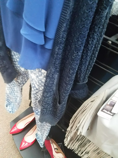 Used Clothing Store «Clothes Mentor», reviews and photos, 564 Howe Ave, Cuyahoga Falls, OH 44221, USA