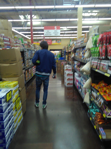 Grocery Store «Grocery Outlet Bargain Market», reviews and photos, 355 N Citrus Ave, Azusa, CA 91702, USA