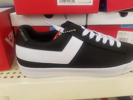 Discount Store «Bargain Hunt», reviews and photos, 924 N Mulberry St #110, Elizabethtown, KY 42701, USA