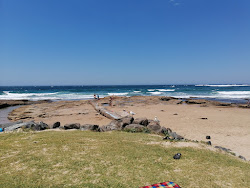 Fotografie cu Bellambi Beach cu nivelul de curățenie înalt
