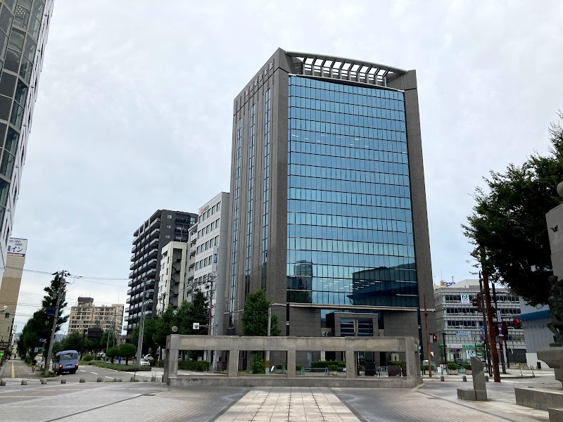 富山駅前川口駐車場