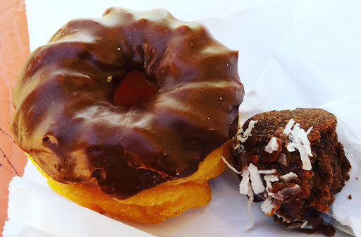 Donut Shop «Donut Hut», reviews and photos, 2025 W Magnolia Blvd, Burbank, CA 91506, USA