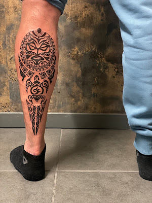 Rosa negra tatoo à Bourogne