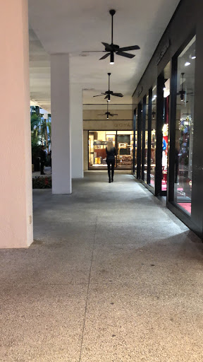 Department Store «Saks Fifth Avenue», reviews and photos, 9700 Collins Ave, Bal Harbour, FL 33154, USA