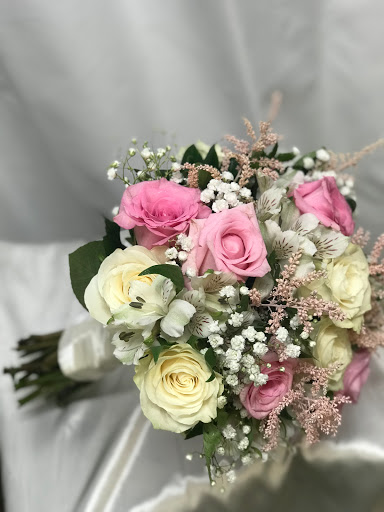 Florist «Roberts Flower Shop», reviews and photos, 423 Castroville Rd, San Antonio, TX 78207, USA