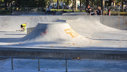 Parc Ahuntsic skatepark