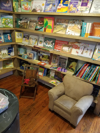Book Store «Roebling Point Books & Coffee», reviews and photos, 306 Greenup St, Covington, KY 41011, USA