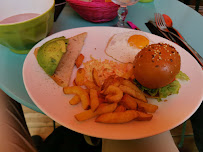 Œuf au plat du Restaurant de hamburgers Tata Burger à Paris - n°5