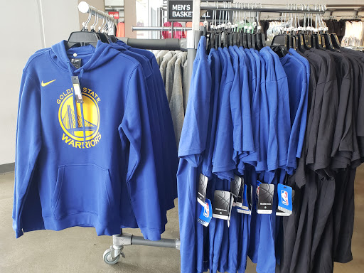 Sporting Goods Store «Nike Clearance Store», reviews and photos, 1275 Marina Blvd, San Leandro, CA 94577, USA