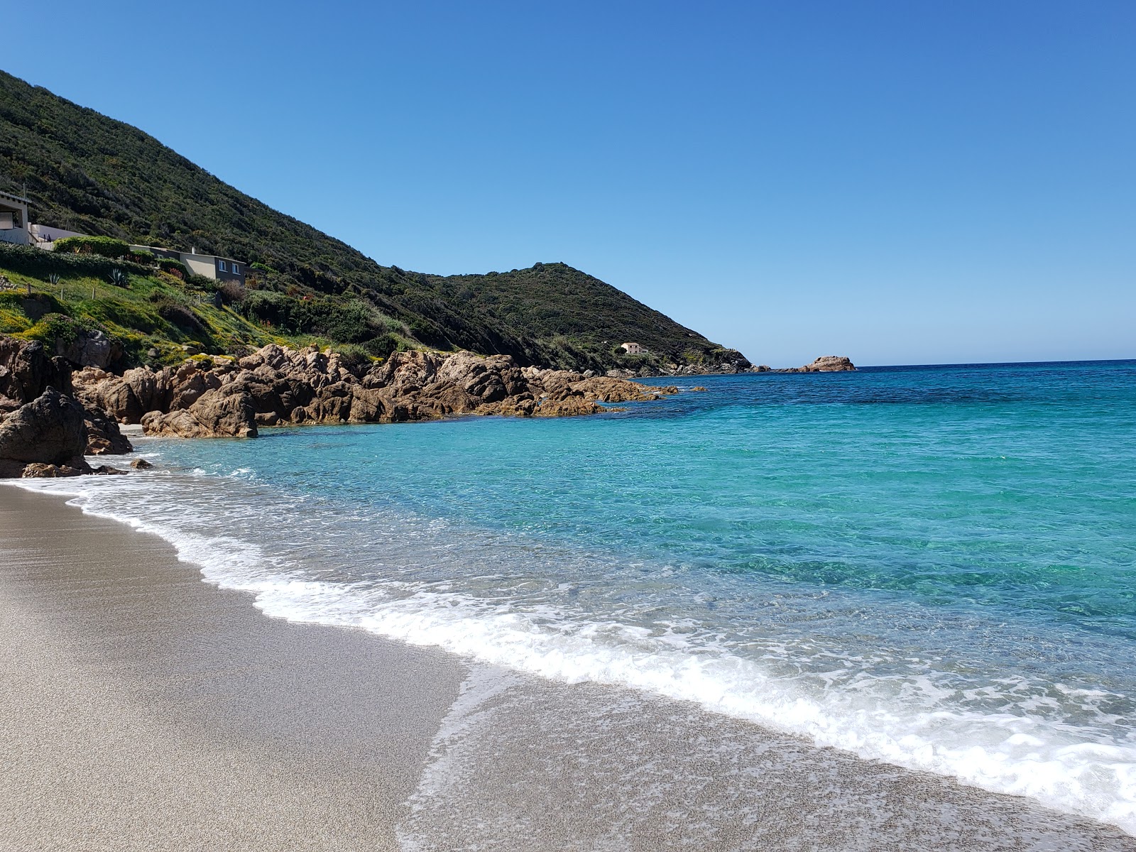 Foto di Saint-Antoine beach e l'insediamento