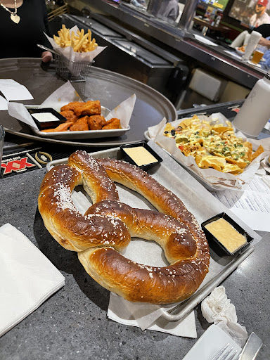 Sports Bar «Dave & Busters», reviews and photos