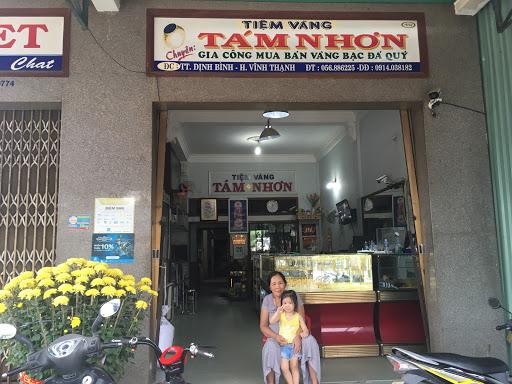 Tiệm Vàng Tám Nhơn