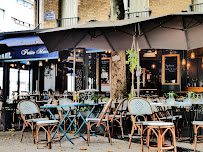 Atmosphère du Restaurant français Le Phare Boulogne - Huîtres et fruits de mer à Boulogne-Billancourt - n°4