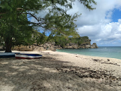 Foul Bay'in fotoğrafı dağlarla çevrili
