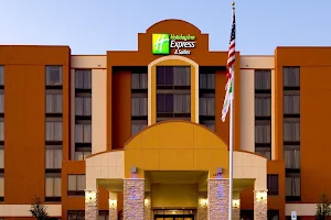 Holiday Inn Express & Suites Dallas Ft. Worth Airport South, an IHG Hotel image