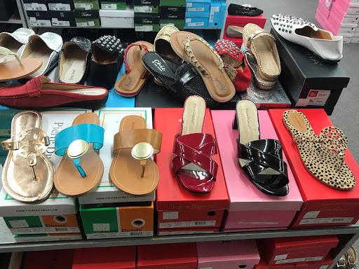 Shoe Store «Pix Shoes of Louisville», reviews and photos, 201 S Preston St, Louisville, KY 40202, USA