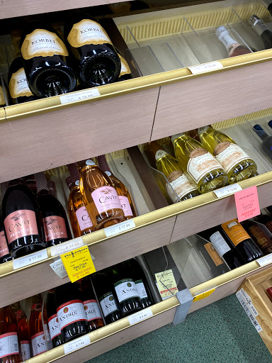 Liquor Store «Plainsboro Wine & Liquor», reviews and photos, 10 Schalks Crossing Rd #7, Plainsboro Township, NJ 08536, USA