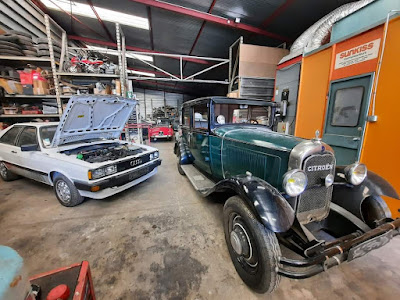Mécanique à l'ancienne - Anciennes Autos Dépôt à Saint-Martin-de-Crau