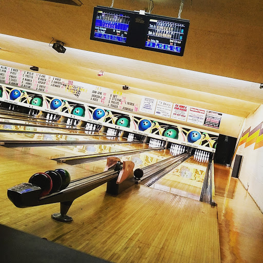 Bowling Alley «Green Lake Lanes Inc», reviews and photos, 7930 E Genesee St, Fayetteville, NY 13066, USA