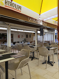 Atmosphère du La Grand Voile Brasserie Restaurant à Cavalaire-sur-Mer - n°6