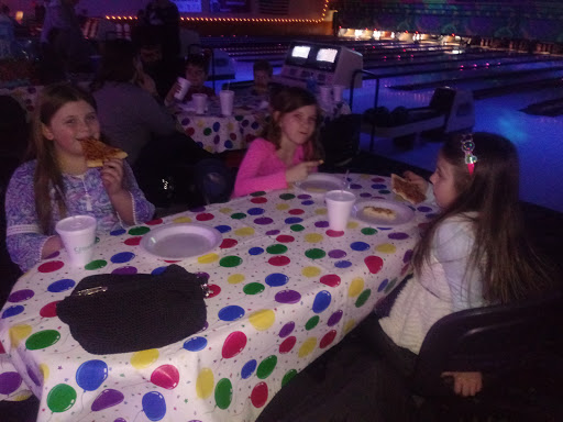 Bowling Alley «Kent Lanes-11th Frame», reviews and photos, 1524 S Water St, Kent, OH 44240, USA