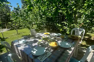 Pirayem Doğal Köy Kahvaltısı, Yemek, Et Mangal, Cağ Kebabı ve Kuyu Tandır image