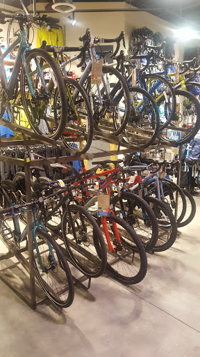 Outdoor Sports Store «Eastern Mountain Sports», reviews and photos, 87 Marginal Way, Portland, ME 04101, USA