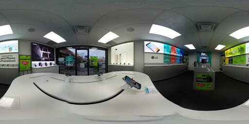 Cell Phone Store «7 Wireless Inc», reviews and photos, 4605 NW 7th St, Miami, FL 33126, USA