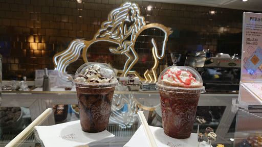 GODIVA Breeze Center Store