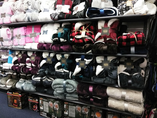 Sporting Goods Store «Big 5 Sporting Goods - San Pedro», reviews and photos, 529 S Gaffey St, San Pedro, CA 90731, USA